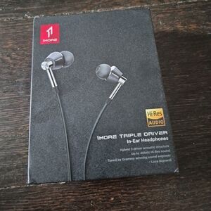 1MORE Triple Driver Wired In-Ear Headphones - Silver